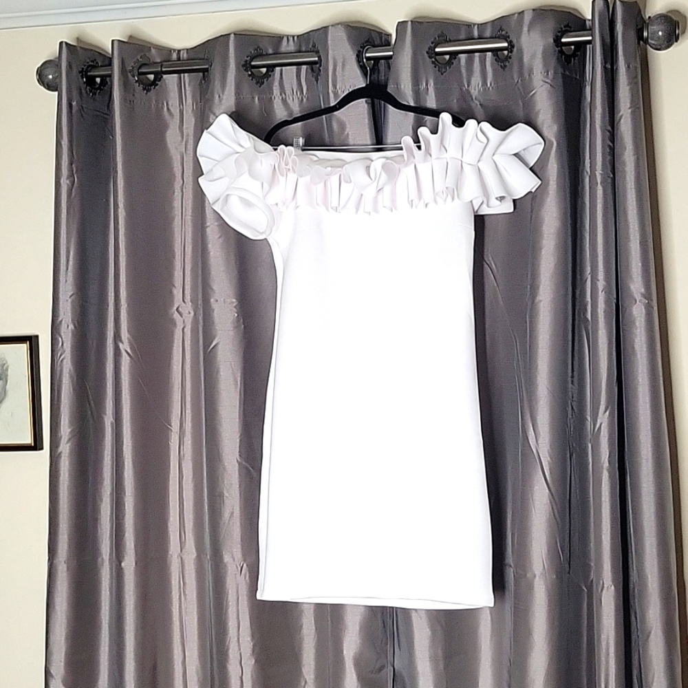 New York & Companu Off the Shoulder Dress Size XL - Picture 4 of 5